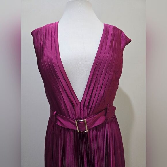 Mac Duggal 26285 Purple Raspberry Pleated Plunge Belted A Line Gown NWOT Sz 8 - Picture 5 of 7